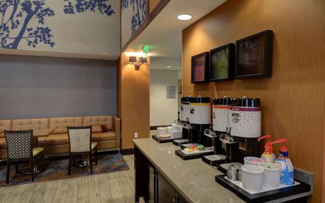 Hampton Inn & Suites Baltimore/Woodlawn