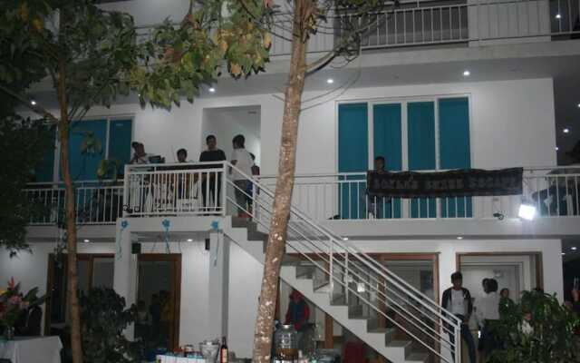 Zoila's Suite Escape