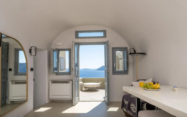 SantorOia Luxury Suites