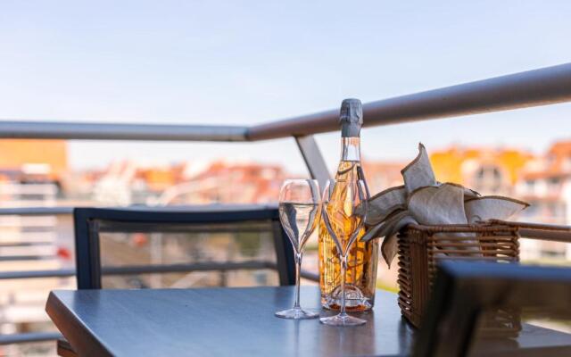 Cosy apartment with outside pool and balcony