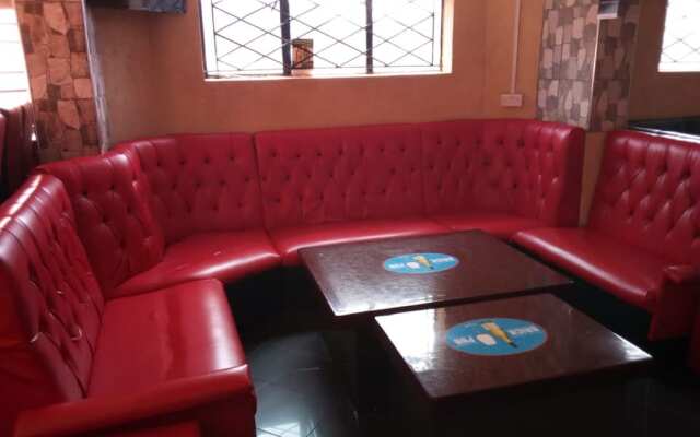 Bricks Pub & Hotel - Adults Only