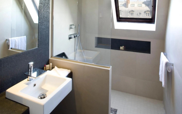 Hotel Marceau Champs Elysees
