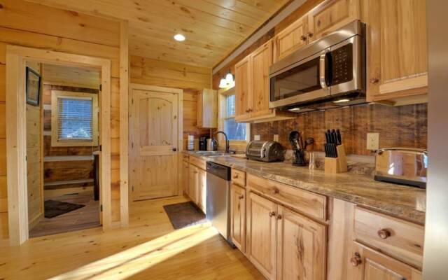 Pony Express - 2 Br Cabin