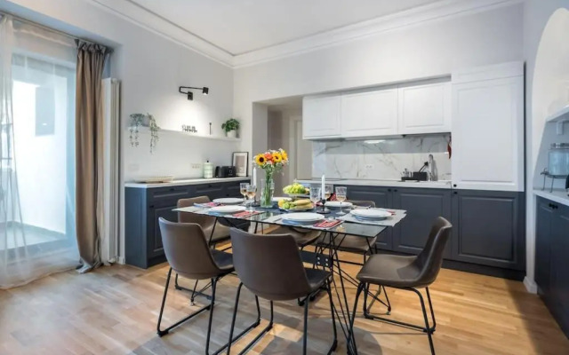 Sunny 3BR Midtown Flat - Amazing View Balcony