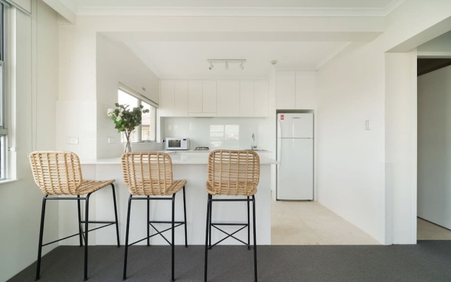 Harbourside 49 in North Sydney – Guest Rooms – Sydney