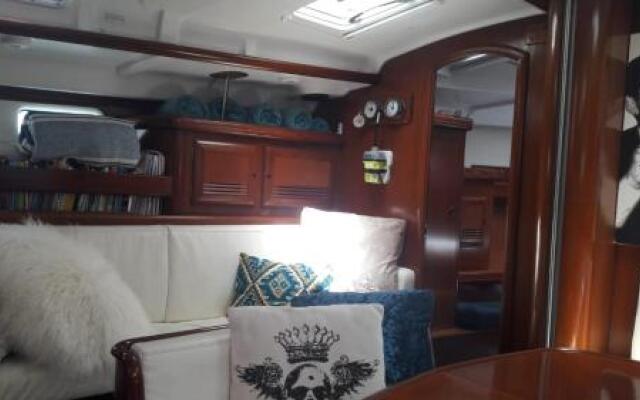Jasmine Coral Jay Boutique Botel