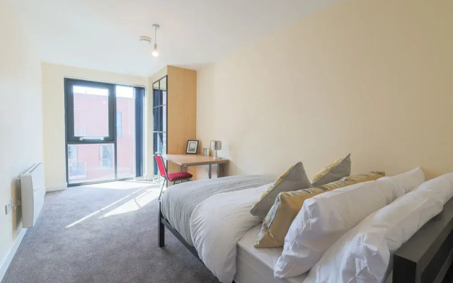 Stunning 3-bed Apartment