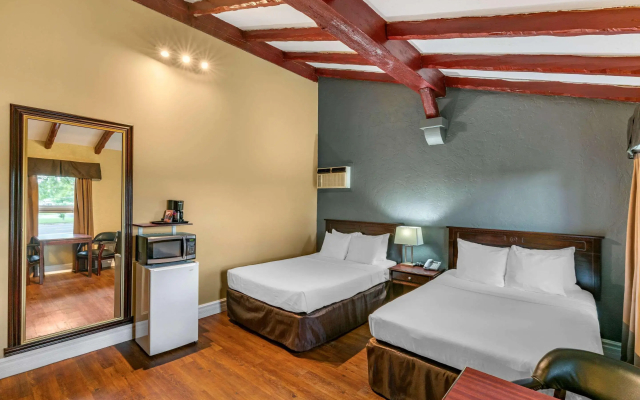 : Econo lodge Hotel Brossard