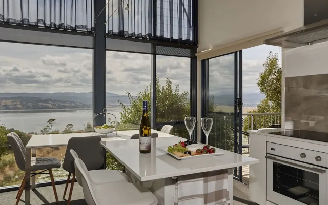 Rosevears Vineyard Retreat