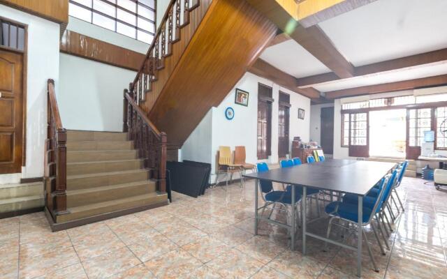 OYO 1421 Kasmaran Guest House Syariah