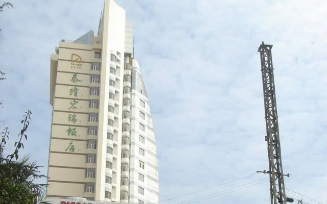 Tailong Hongrui Hotel Parking Lot
