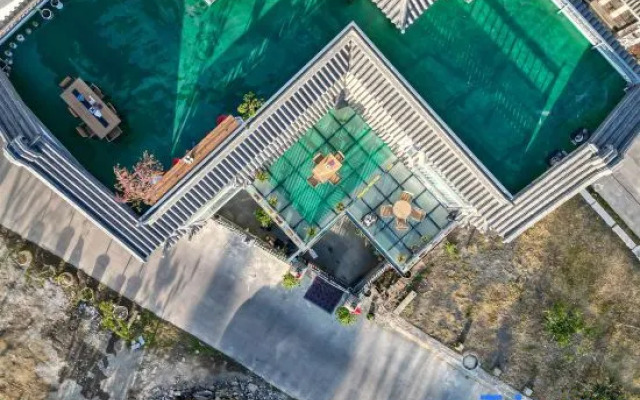 Dali Moss Rice Courtyard B&B