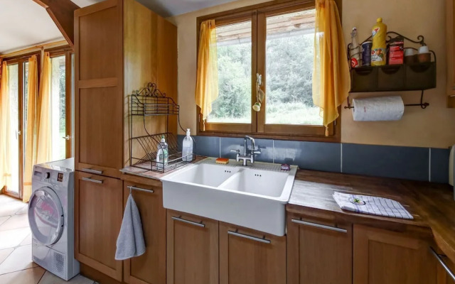 Pleasant Holiday Home in Raizeux With Garden