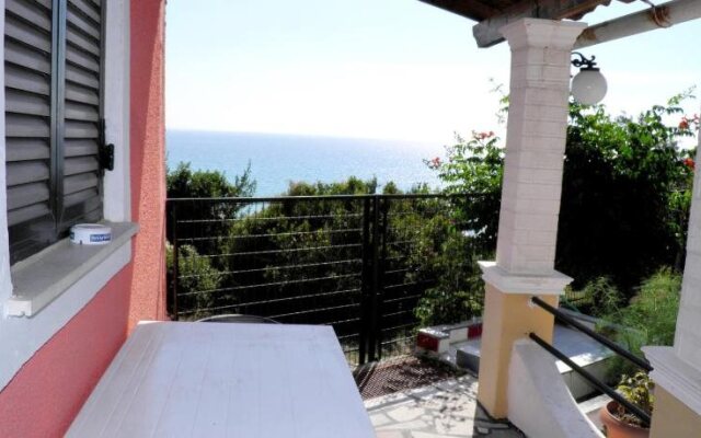 Akis Apartments