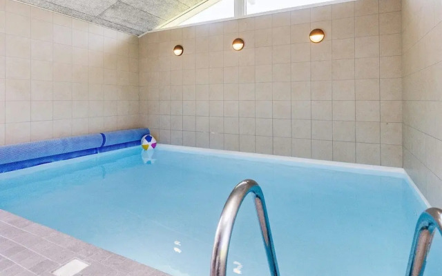 8 Person Holiday Home in Vaeggerlose