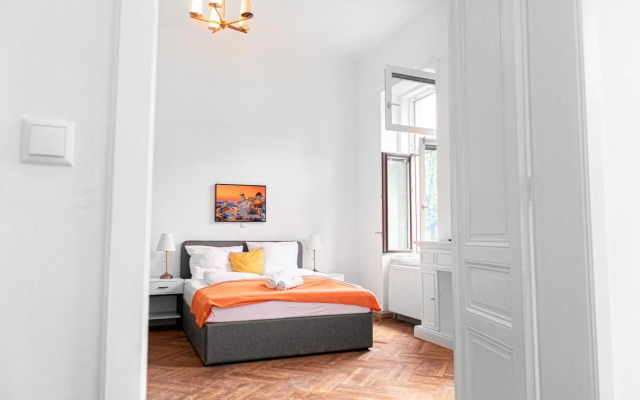 Joyful Apartments at Superb Location near AKH Hospital