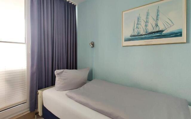 Strandnahe-Ferienwohnung-102-mit-Westbalkon-Haus-Hohe-Worth-Duhnen