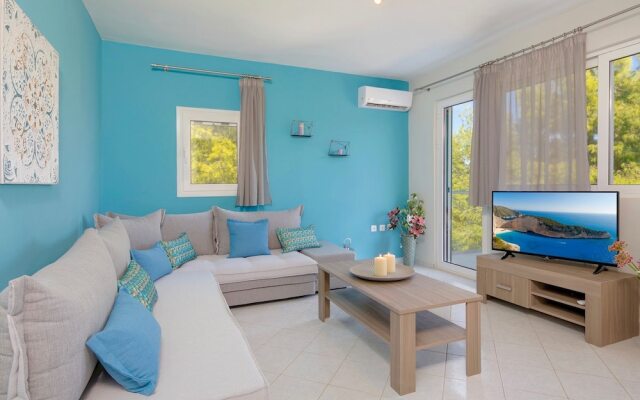 Modern Villa in Volimes with Pool And Parking