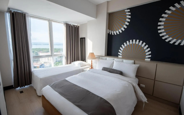 CSuites at 8 Newtown Residences