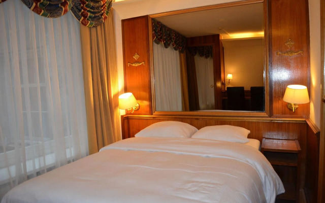 Rembrandtplein Hotel