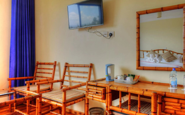 Peaks Hotel Limited