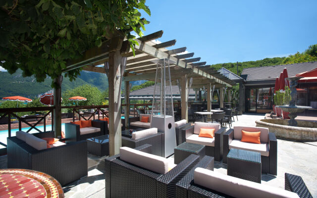 Les Tresoms Lake and Spa Resort