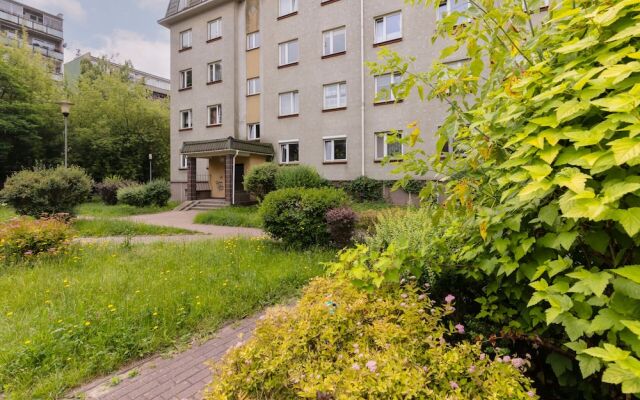 Spacious Apartment Pruszkow by Renters