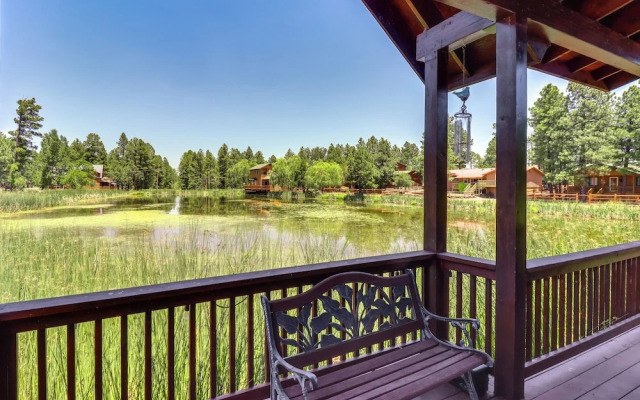 Pond Access & Private Dock: Lakeside Cabin