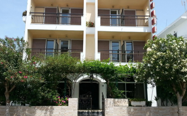 Karis Hotel