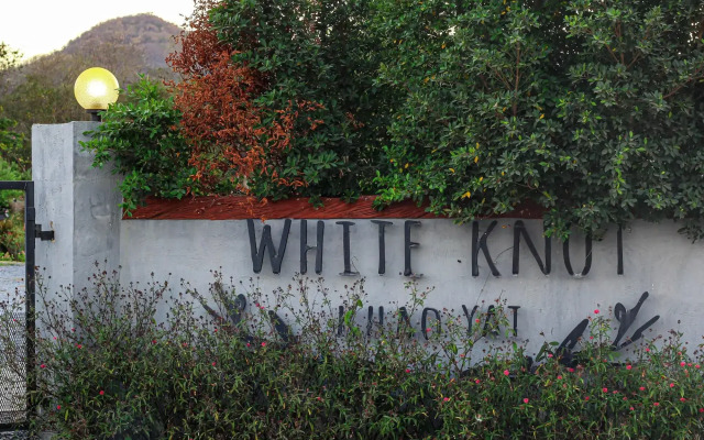 White Knot Khao Yai