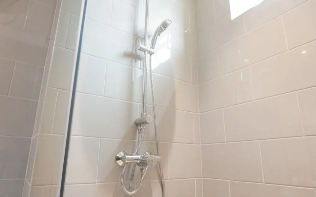 Elegant 2Br Citralake Suites Apartment