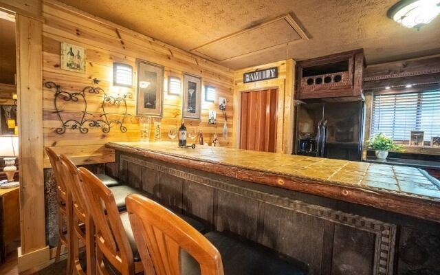 Nacoochee Valley Lodge