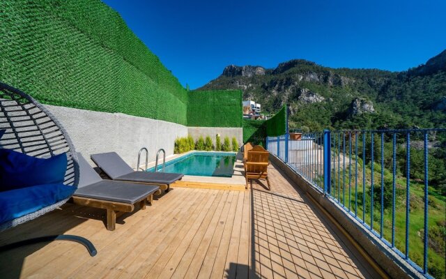 Honeymoon Bungalow With Private Pool and Sea View