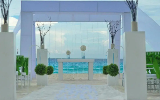 The Sens Riviera By Oasis