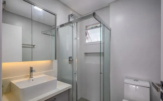 Modern 3BR apt Near the Beach Ema0201