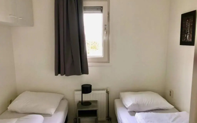 Beach Chalet Bad Hoophuizen VU43