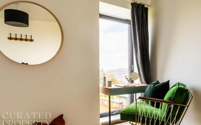 Stunning 5 Bedroom New Build With Amazing Views