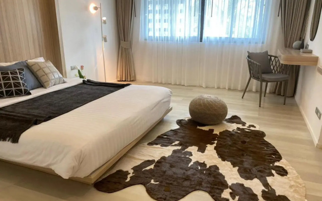 S2 Hotel