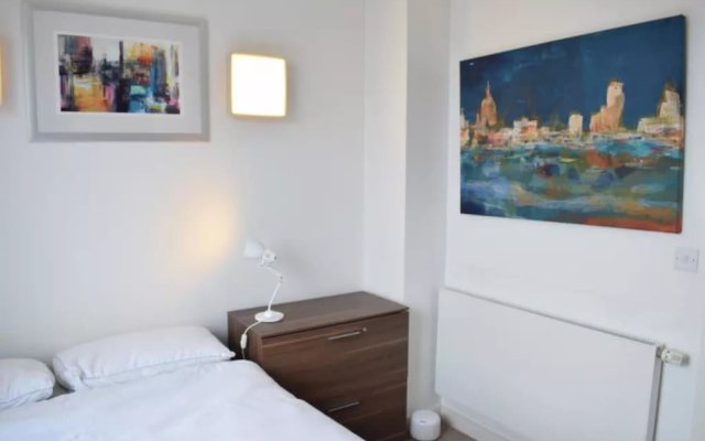 1 Bedroom Flat in Hackney Next to Canal