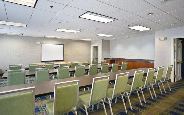 Holiday Inn Express Hotel & Suites Vermillion by IHG