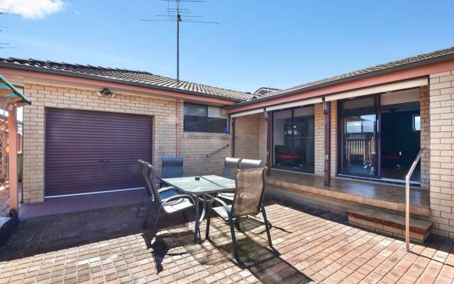 The Noraville House - Large Family Home