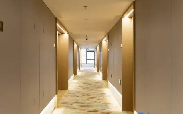 Huandao Holiday Hotel (Yuhuan Xincheng Wuyue Plaza)
