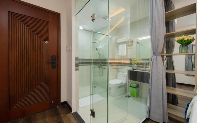 Long Beach Nha Trang Hotel