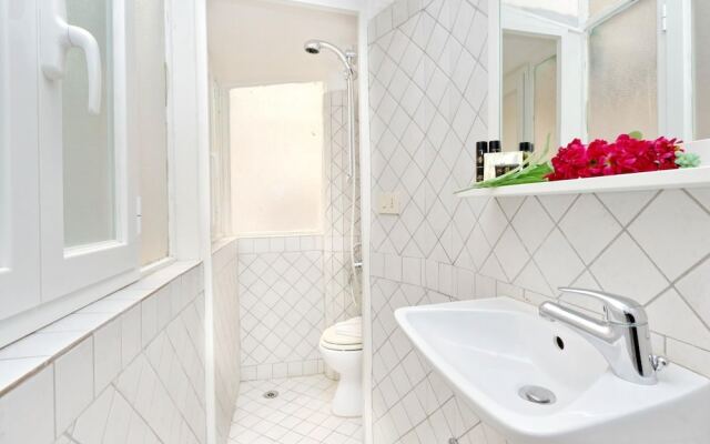 Rm-h501-qufo5a2 - Cozy Tritone