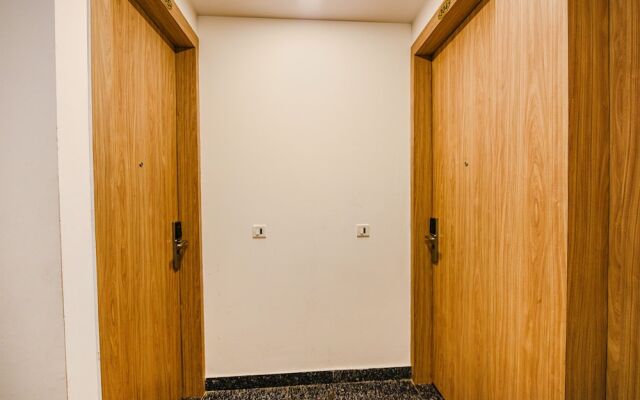 Fabhotel Royal Residency I