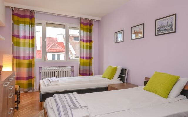 FM Deluxe 2-BDR Apartment - Our Home Is Your Home