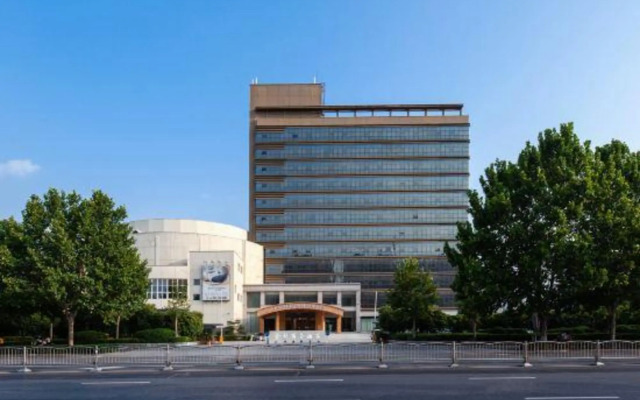Jinqiao Business Hotel