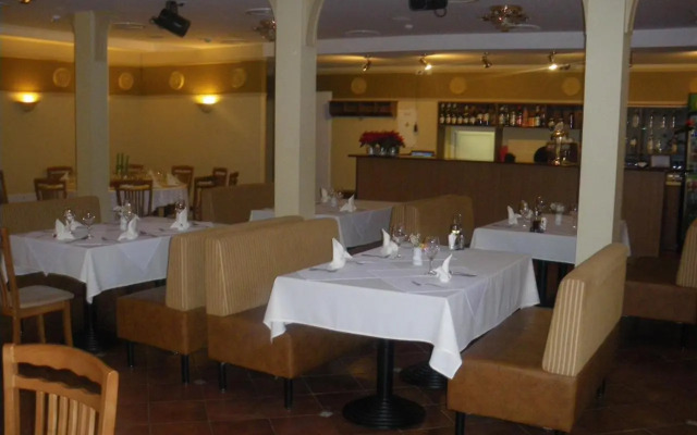 Restoranas - Svečių Namai - Restaurant - Guest House Perkūnkiemis