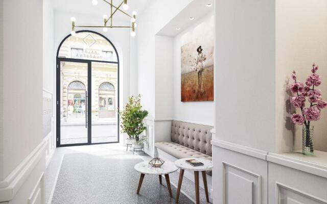 Palace Dlazdena Central Apartment - New Town