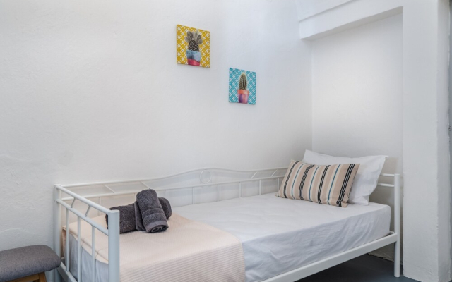 Villa Tholos - 400m from Kamari Beach